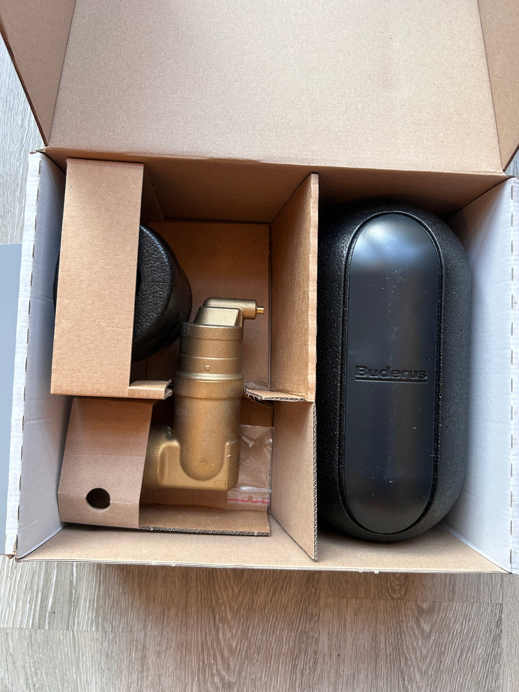 Buderus Logafix Luftabscheider DN20 3/4" Innengewinde mit Isolierung 7738330195