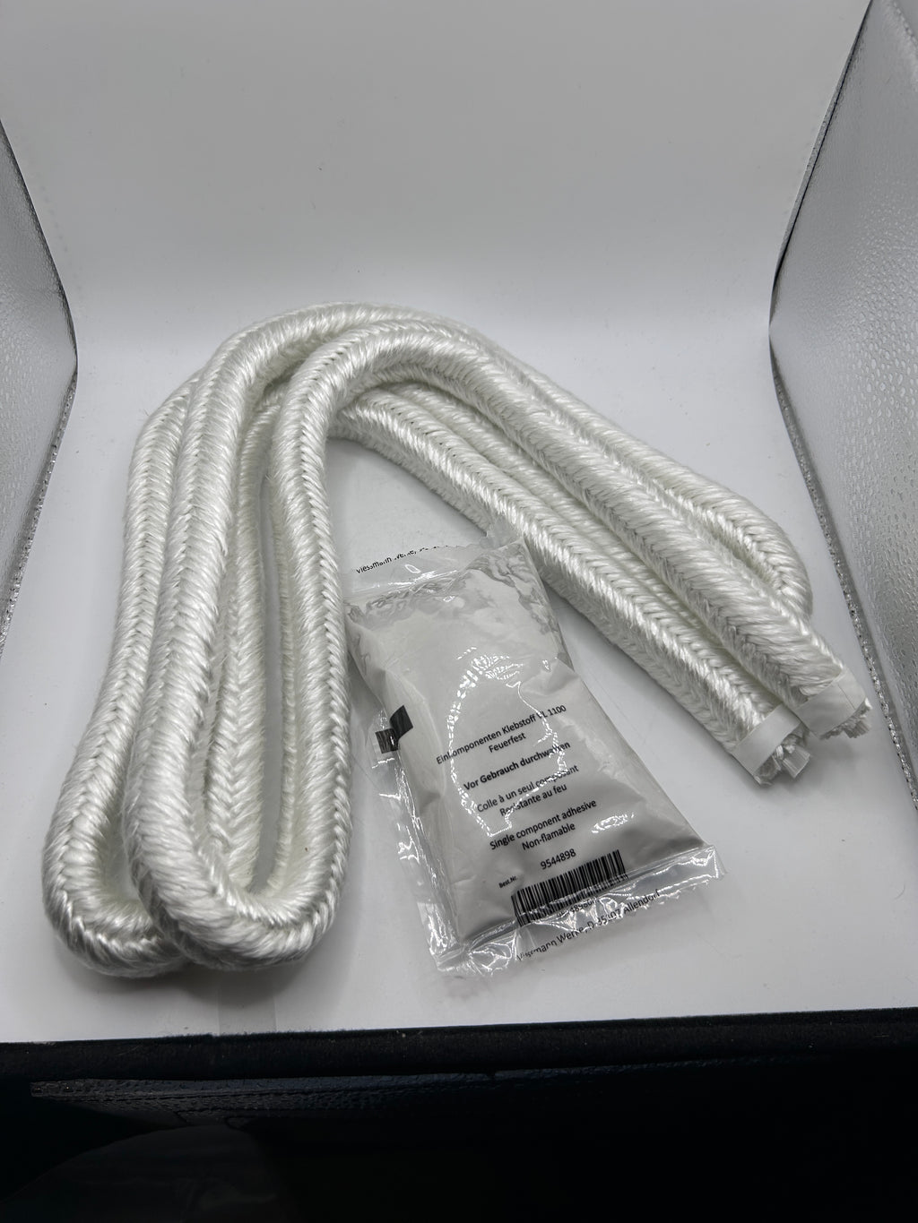 Viessmann 7820884 Dichtschnur Glasfaser 20x15mm mit Kleber, L = 2000mm OEM