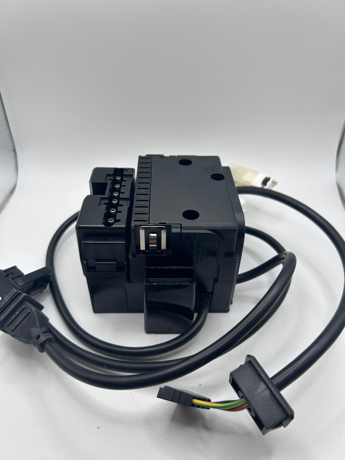 Viessmann 7823567 Steckerkonsole AGC 24 131V -